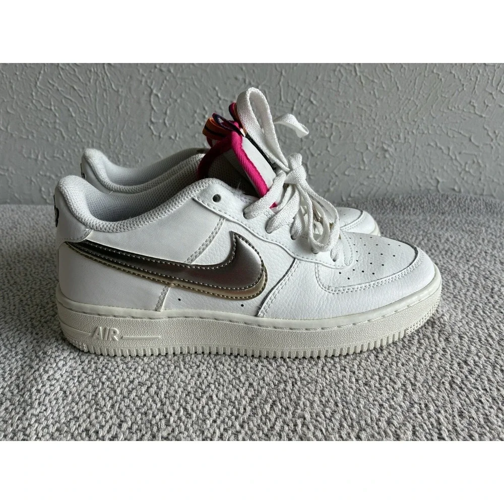 Nike Air Force 1 LV8 Double Swoosh White Gold Silver Sneakers Size 5.5Y - Picture 2 of 16